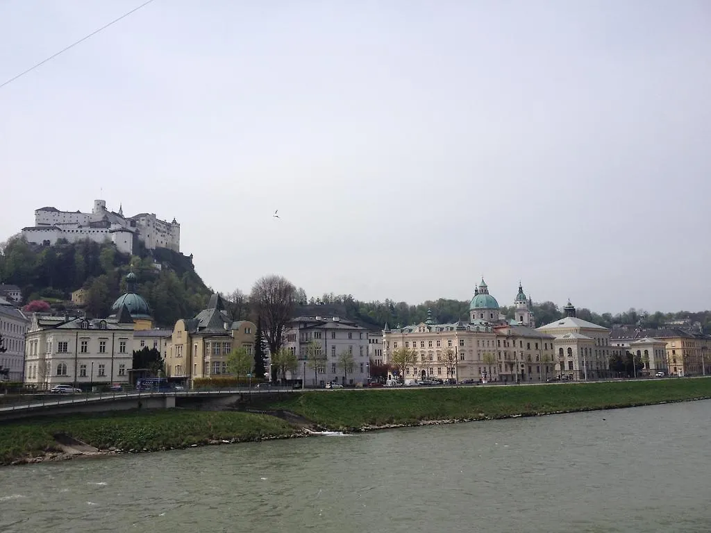 Sarah'S Altstadt Oase Salzburg Bed & Breakfast