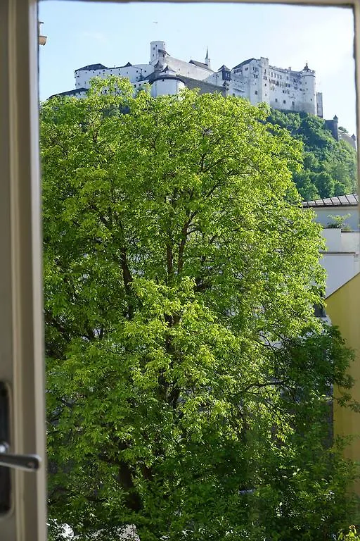 Sarah'S Altstadt Oase Salzburg 4*,
