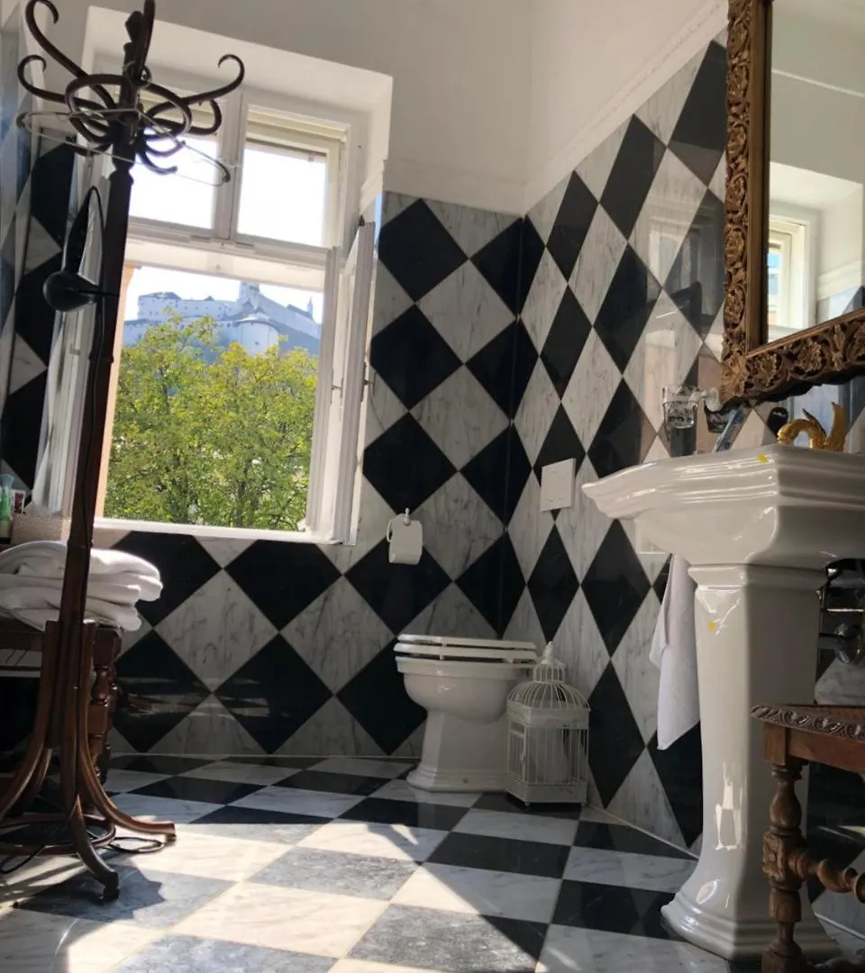Sarah'S Altstadt Oase Salzburg Bed & Breakfast